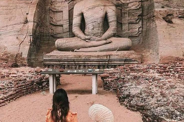 Destinations polonnaruwa gal viharaya