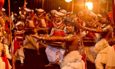 traditional,dancers,at,the,esala,perahera,in,kandy,sri,lanka,